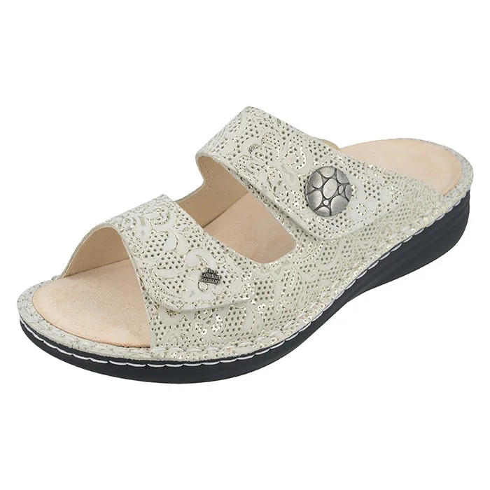 Lightweight flip-flops for beach-Womens Finn Comfort Moorea in Champagne Garden