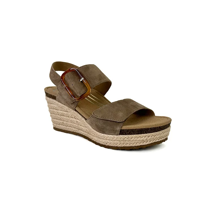 Designer sneakers with bold colors-Womens Aetrex Ashley in Taupe