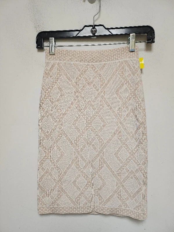 Boho style skirts for women-Skirt Mini & Short By Bcbgmaxazria In Geometric Pattern, Size: 4