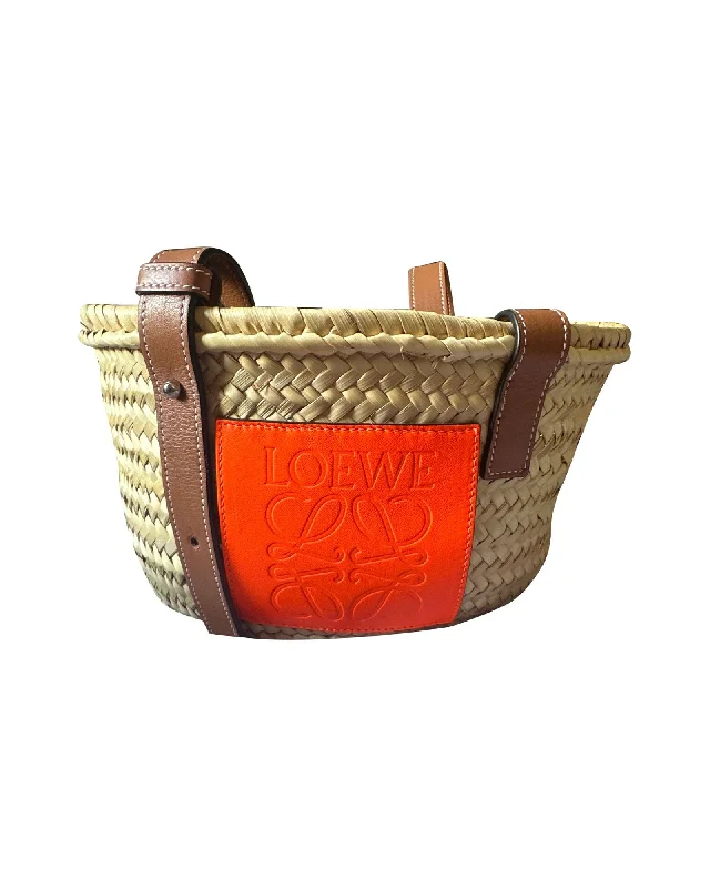 Small sling bags for everyday wear-Loewe Small Basket Bag in Beige Raffia and Orange Calfskin Leather